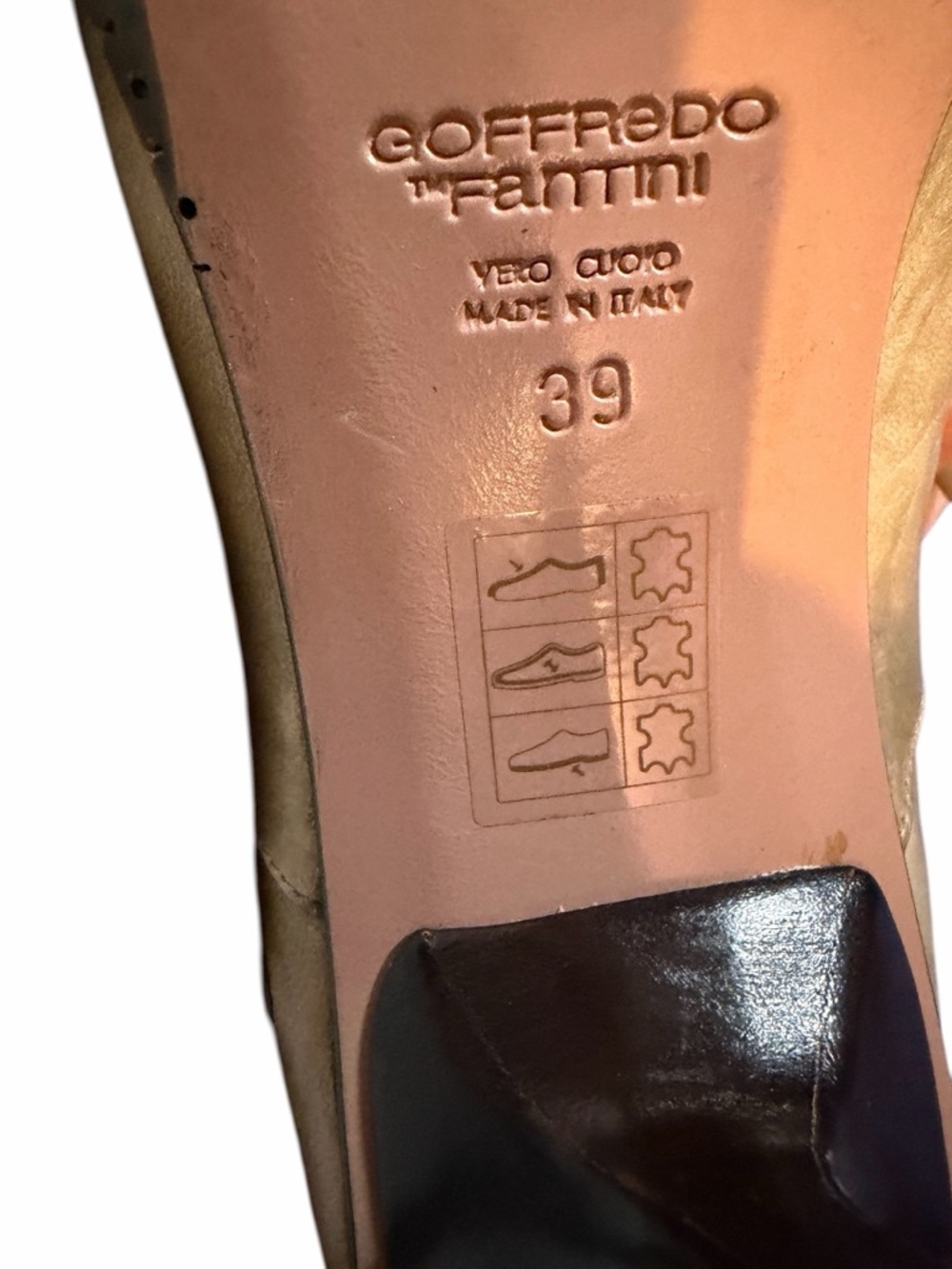 Goffredo Fantini Italian Leather Studded Scalloped Pumps - 39 - Picture 6 of 6